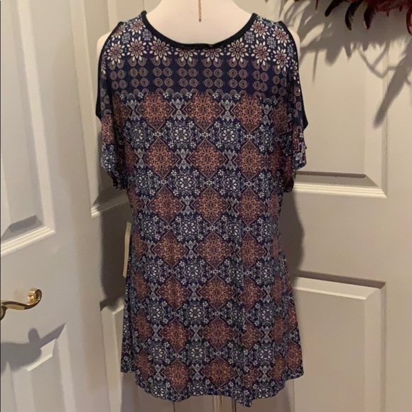 Blue and peach cold shoulder Lavish brand top - Picture 5 of 5